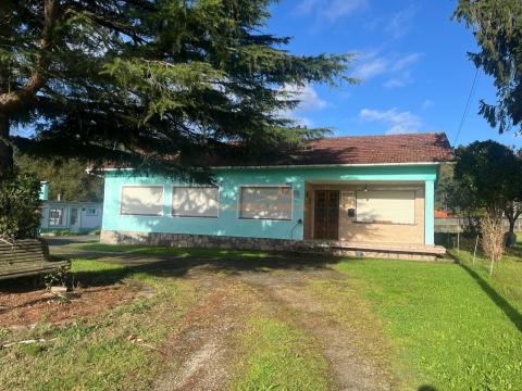 Casa de 192 m<sup style='color: #000;'>2</sup> con 4 habitaciones y 1 baños en Ponto.