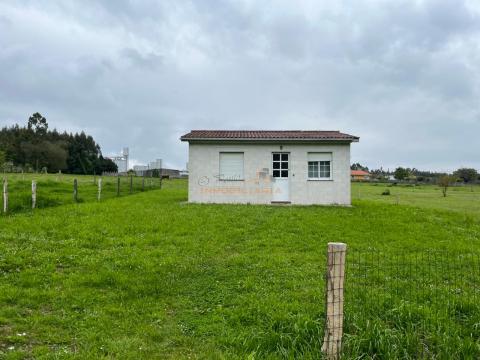 Casa de 40 m<sup style='color: #000;'>2</sup> con 2 habitaciones y 1 baños en Sequeiro.