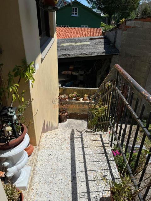 Escaleras de la cocina al exterior