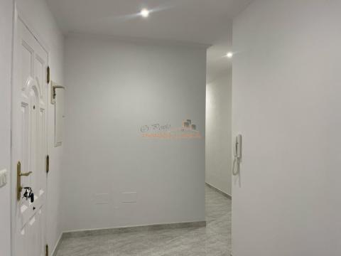 Piso de 85 m<sup style='color: #000;'>2</sup> con 3 habitaciones y 2 baños en Piñeiros.