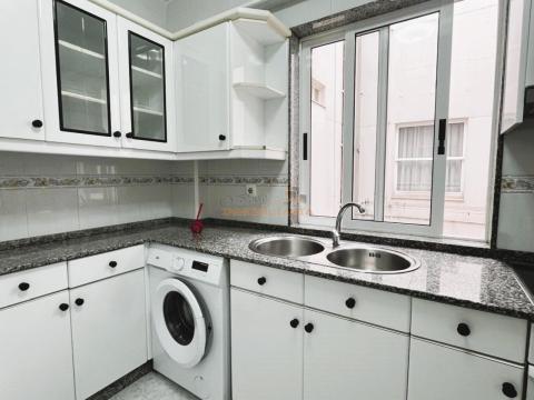 Piso de 81 m<sup style='color: #000;'>2</sup> con 3 habitaciones y 1 baños en Piñeiros.